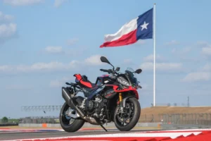 Leia mais sobre Avaliação da 2026 Aprilia Tuono V4 Factory 1100: A Excelência Indomável da Supernaked Italiana