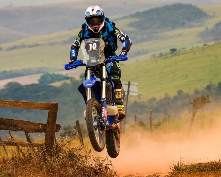 Adrien Metge (foto) defende a liderança do Brasileiro de Rally Raid no 12º Rally do Jalapão, de 16 a 20 de junho – Foto: DFotos/Yamaha Racing Brasil