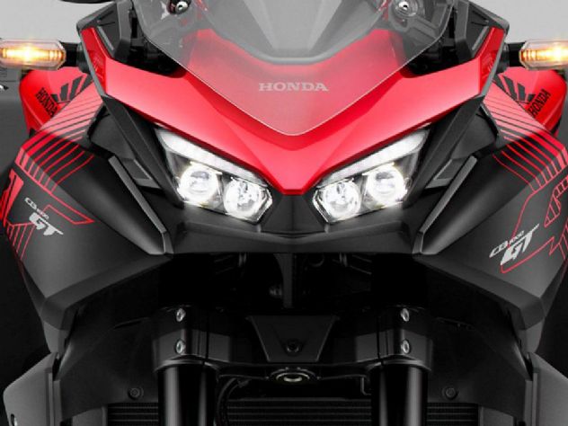 Desenho industrial registrado da nova Honda CB1000GT, uma motocicleta touring de quatro cilindros com design moderno e aerodinâmico, projetada para longas viagens no Brasil.