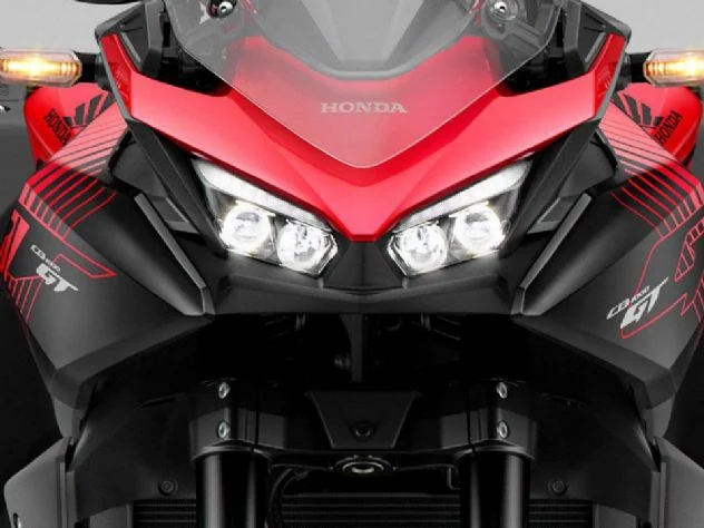 Desenho industrial registrado da nova Honda CB1000GT, uma motocicleta touring de quatro cilindros com design moderno e aerodinâmico, projetada para longas viagens no Brasil.