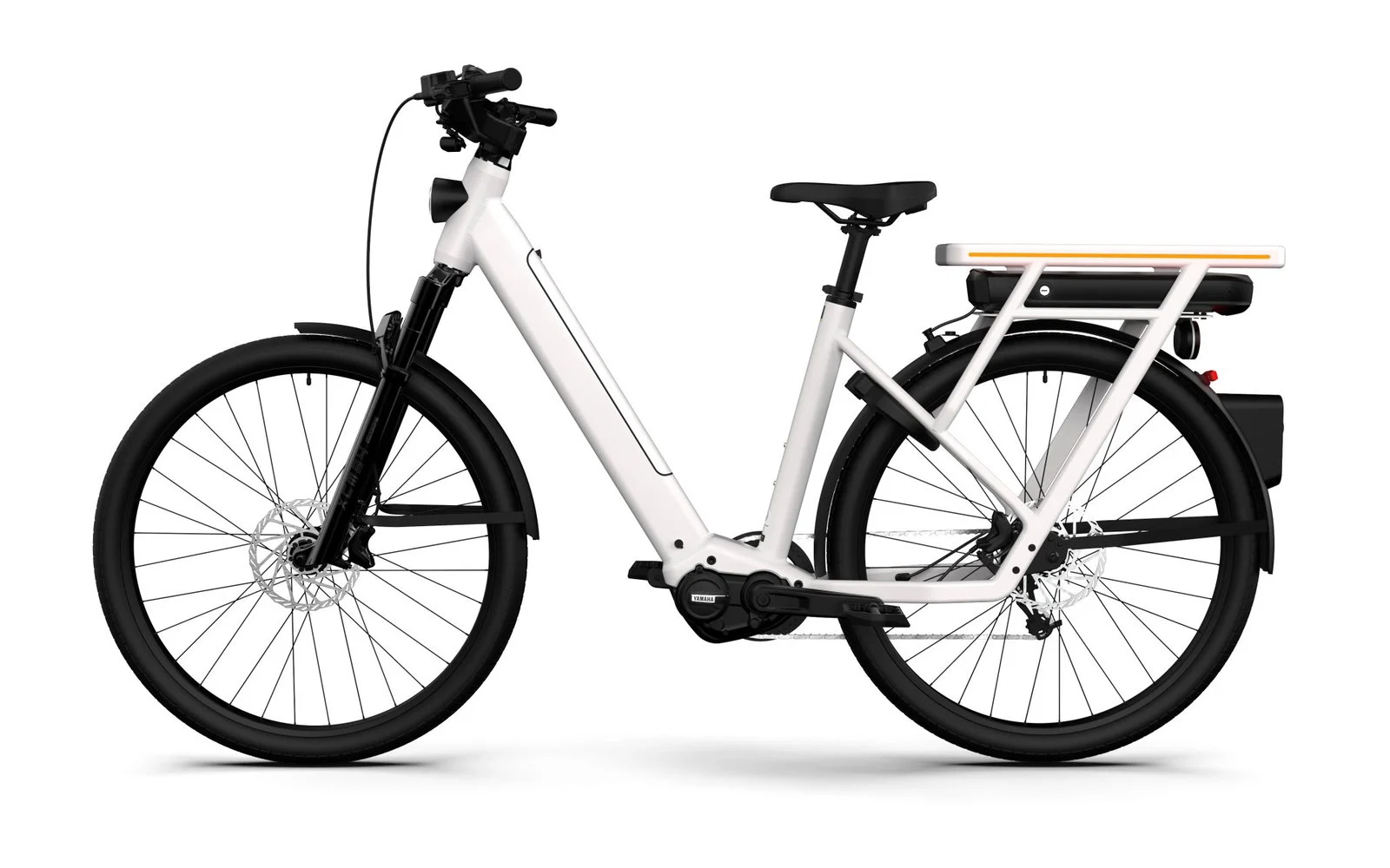 Imagem de uma e-bike da Volkswagen ao lado de uma motocicleta Ducati, simbolizando o dilema estratégico do grupo automotivo.