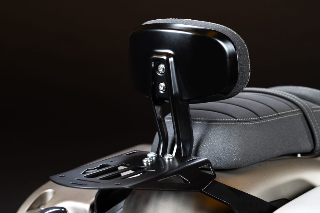 Moto Morini Calibro Bagger 2026 na nova cor Garage Grey, exibindo o painel TFT e seu design cruiser elegante.