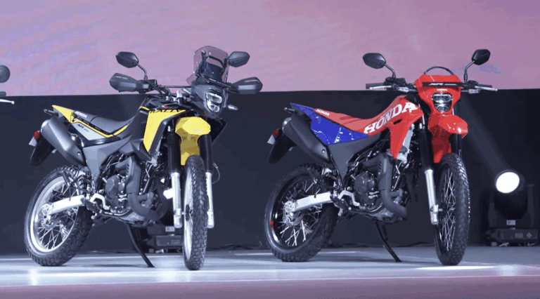 Duas motocicletas Honda XR300L e XR300 Rally, modelos dual-sport de 300cc, em destaque com design moderno e pronta para aventuras.