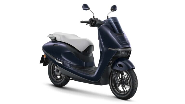 Honda UC3, uma scooter elétrica moderna em destaque, representando a aposta da Honda na mobilidade sustentável e acessível para mercados emergentes.