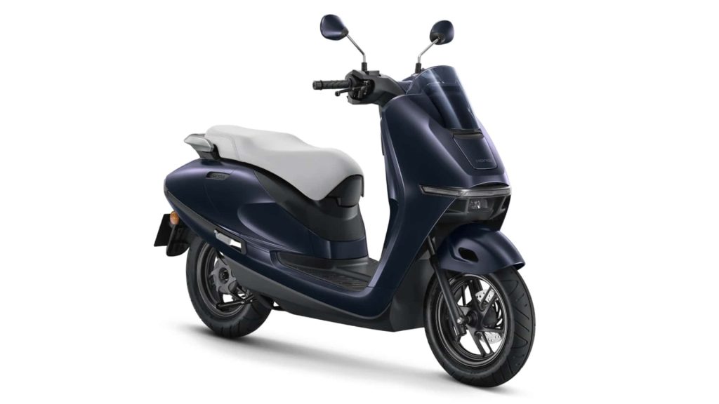 Honda UC3, uma scooter elétrica moderna em destaque, representando a aposta da Honda na mobilidade sustentável e acessível para mercados emergentes.