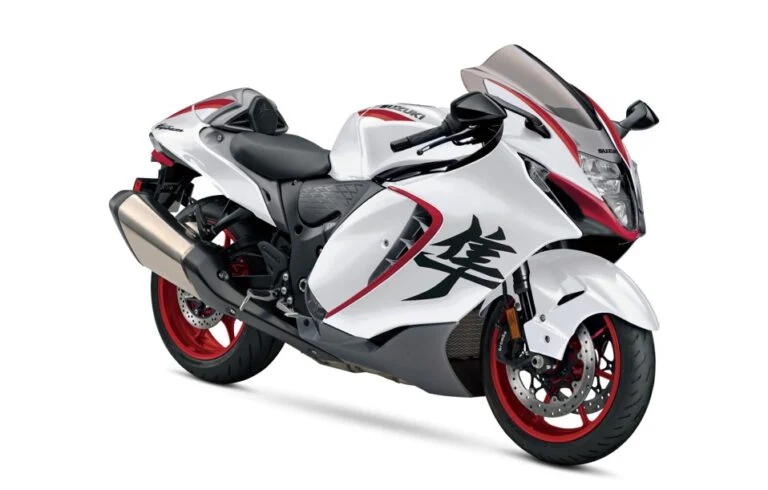 Detalhes da carenagem da Suzuki Hayabusa 2027 em sua nova edição especial, mostrando o design aerodinâmico e a pintura exclusiva.