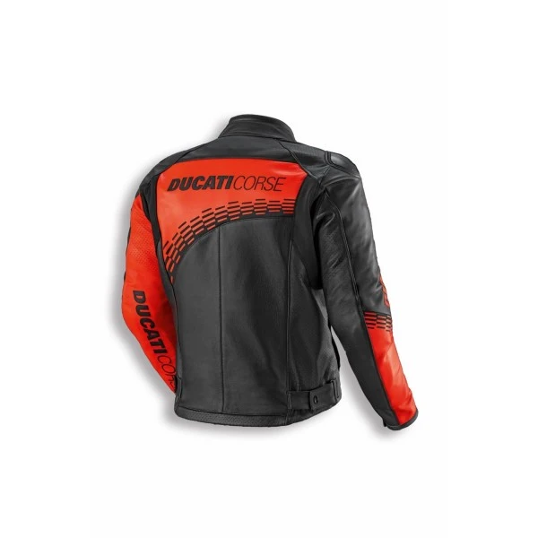 Casaco de couro Ducati Corse C7, em cores vibrantes inspiradas no MotoGP, com detalhes de design da Dainese e assinatura de Aldo Drudi