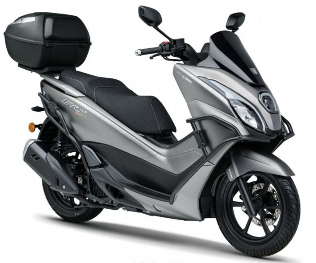 Scooter Haojue UFR150 VVL com design moderno, farol LED e painel TFT colorido, destacando sua tecnologia de ponta.