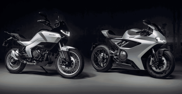 Duas motocicletas Norton, a esportiva Manx R e a roadster Atlas, lado a lado, exibindo seu design moderno e as inovações de engenharia.