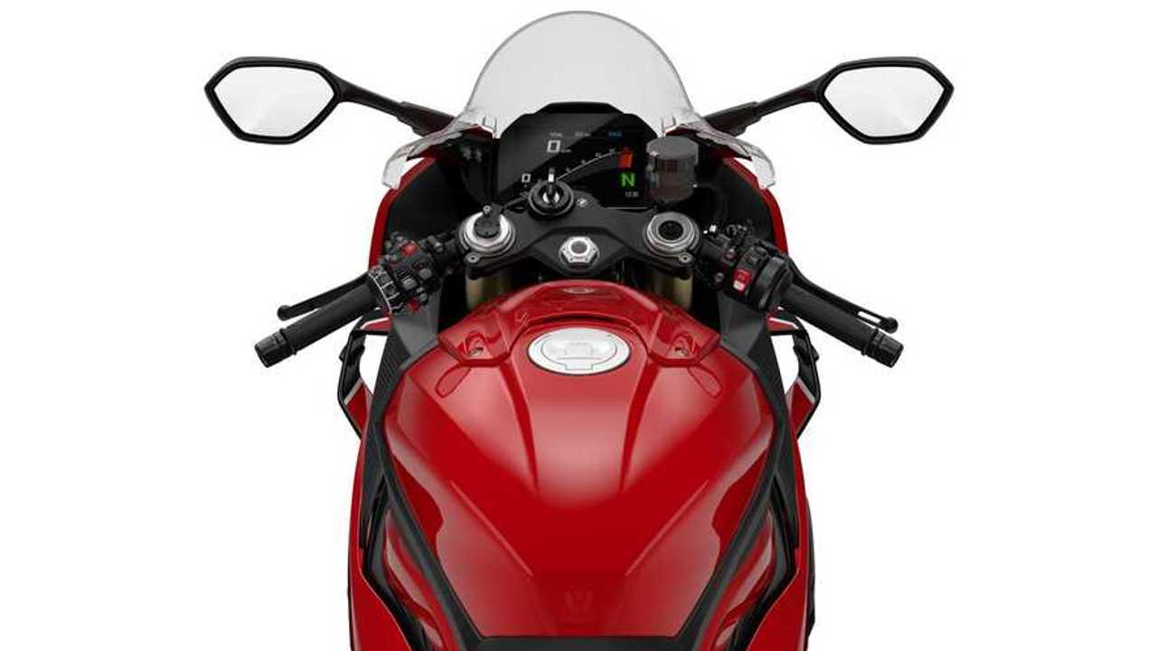 Motocicleta BMW S 1000 RR em destaque na pista, simbolizando alta performance e a importância da segurança veicular.