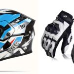 Diversos equipamentos de segurança para motociclistas, incluindo capacetes, luvas e jaquetas, expostos em uma prateleira de loja, simbolizando a importância da escolha consciente.