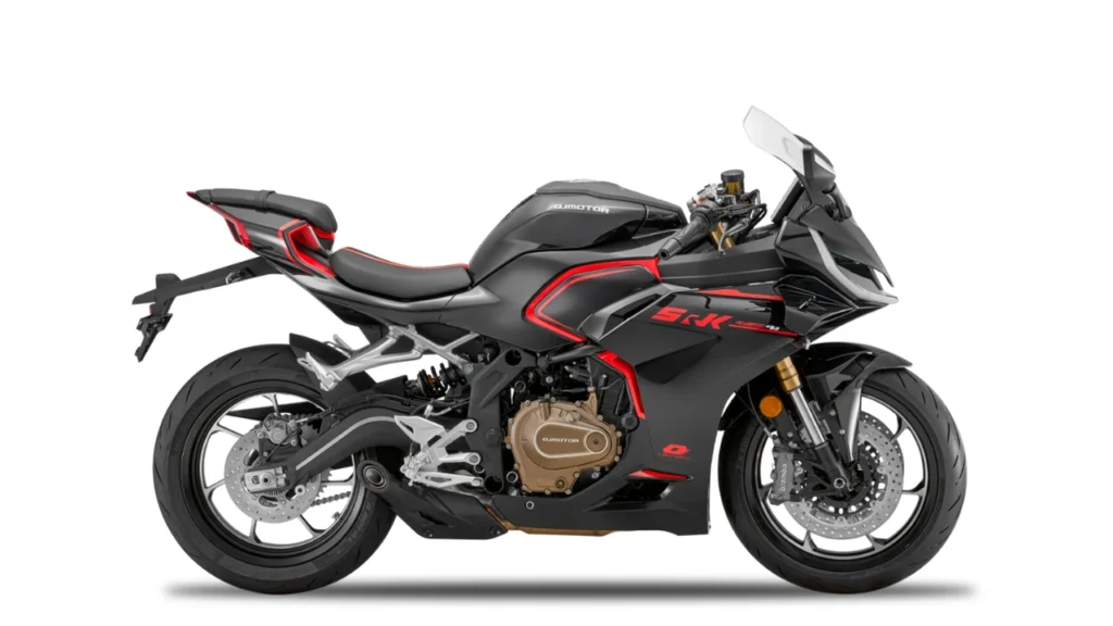 Comparativo de motos esportivas de 300 a 500 cc, destacando Yamaha R3, Kawasaki Ninja 500, TVS Apache RTR 310, CFMOTO 450SR e UM Xtreet SS 401.