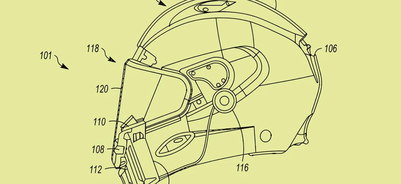 Capacete inteligente GoPro com design futurista e sistema integrado de detecção de veículos por som e monitoramento de ângulo morto, aumentando a segurança do motociclista.