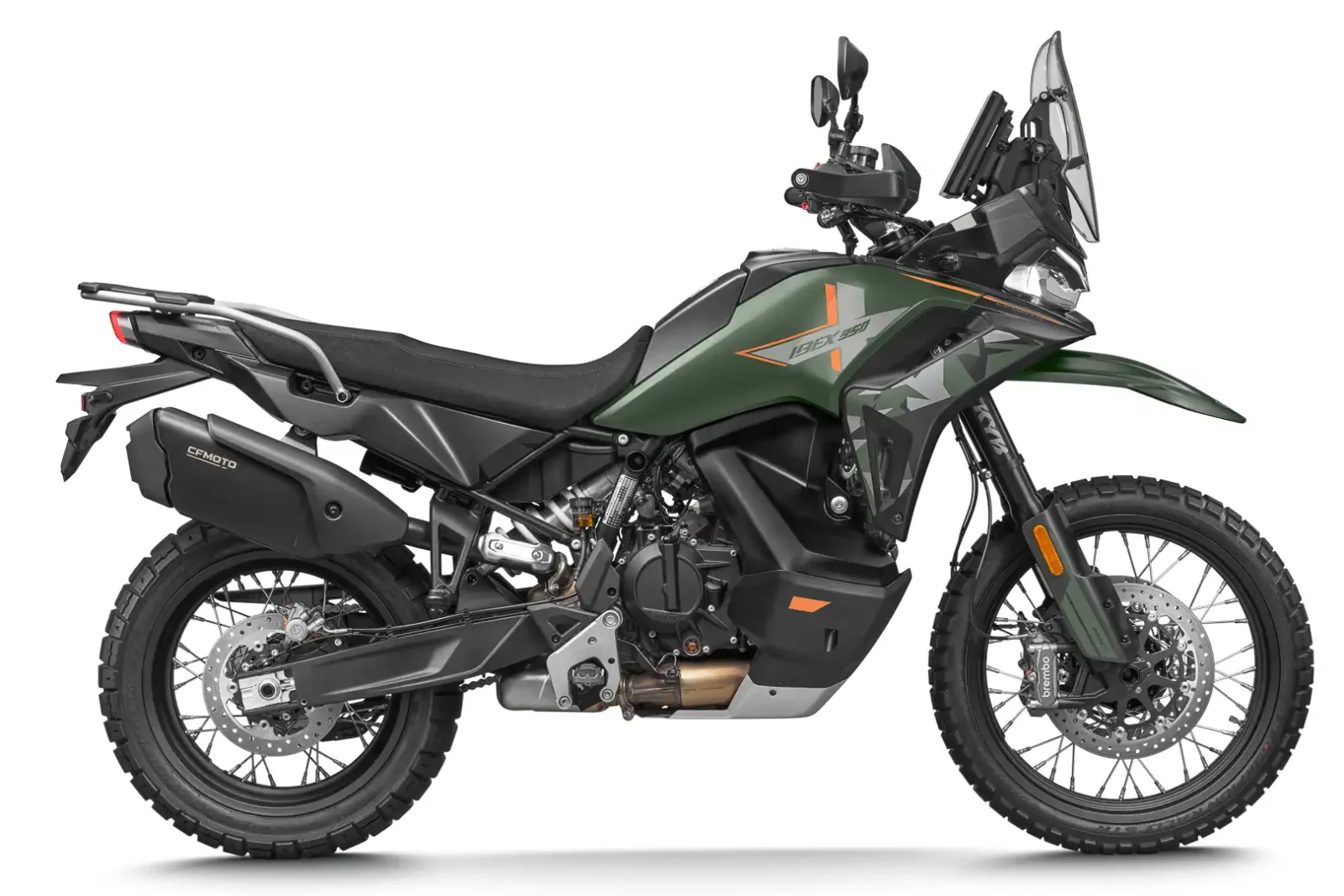 Detalhe da frente da CFMoto Ibex 950 Adventure Bike, mostrando seu design agressivo, faróis de LED e suspensão dianteira de longo curso.