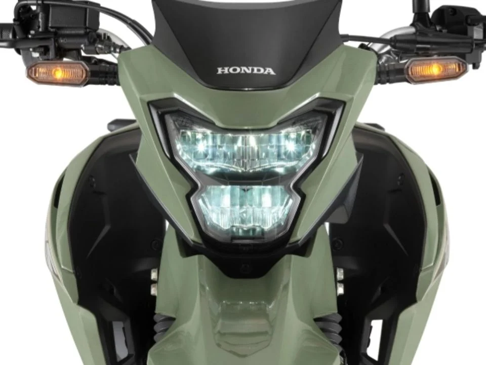 Honda Bros 160 2027 em destaque, mostrando os novos indicadores de LED e a cor verde disponível na versão ABS.