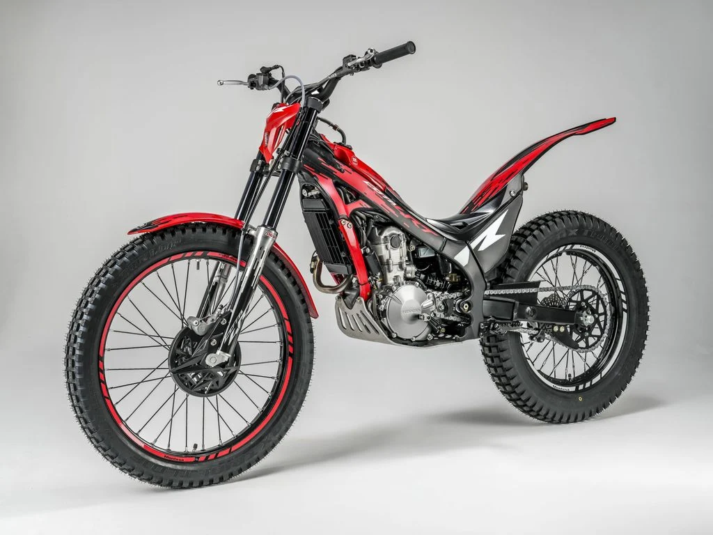 Linha completa da Montesa Cota 2027, incluindo a 301RR, 4RT 260R e a 4Ride, exibindo as novas decorações e seus designs especializados para trial e trail-trial.
