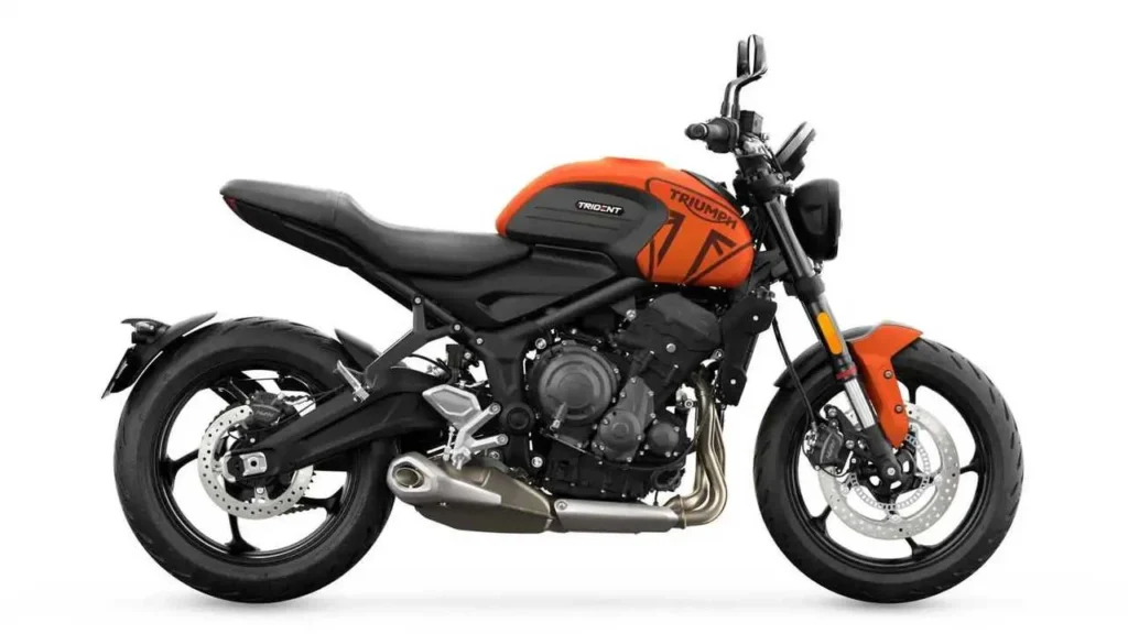 Imagem de uma moto de média cilindrada em uma estrada sinuosa, simbolizando a transição do segmento de 650cc para outras faixas de potência e tecnologia no mercado global.