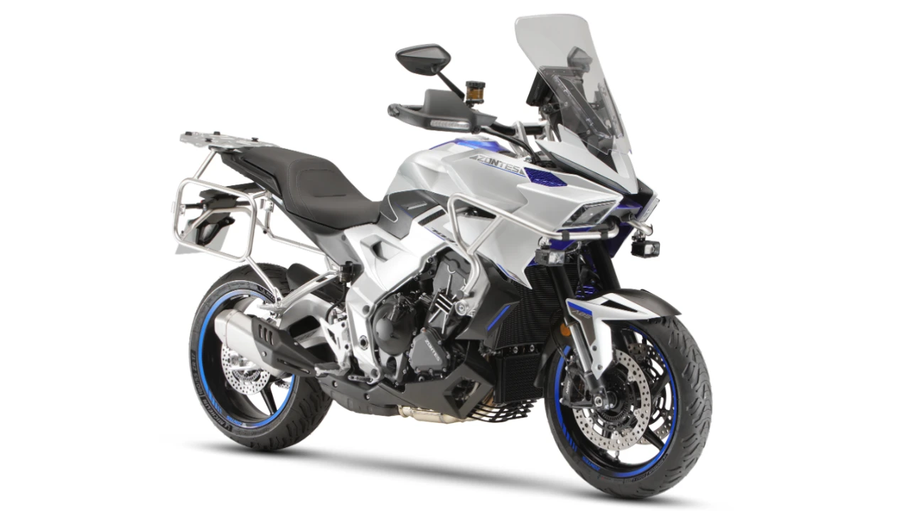 Imagem de uma moto de média cilindrada em uma estrada sinuosa, simbolizando a transição do segmento de 650cc para outras faixas de potência e tecnologia no mercado global.
