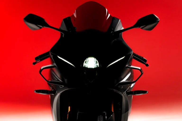 Suzuki GSX-R1000R Stealth totalmente preta, destaque da edição limitada de 10 unidades