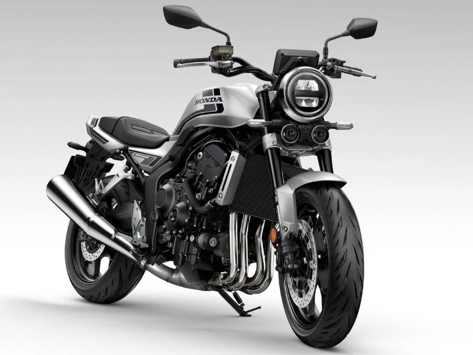 Honda CB1000F em destaque, exibindo seu design inspirado nas CB750F e CB900F