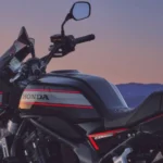 Honda CB1000F em destaque, exibindo seu design inspirado nas CB750F e CB900F