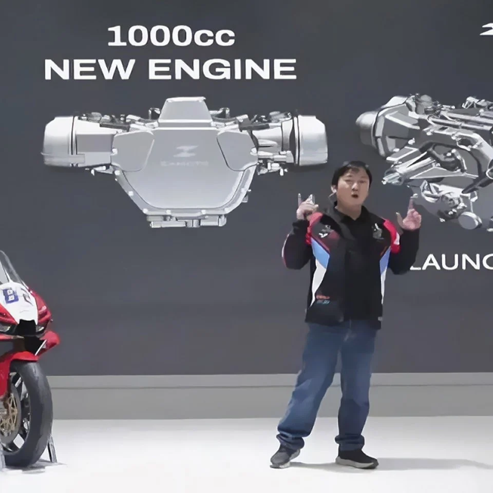 Honda CMX500 Rebel 2027 com sistema E-Clutch e novo painel TFT, em detalhes de sua carenagem marrom.
