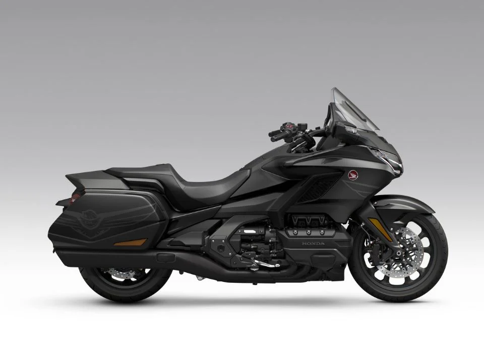 Gold Wing 2027 na cor Gunmetal Black Metallic, destaque da nova linha da Honda